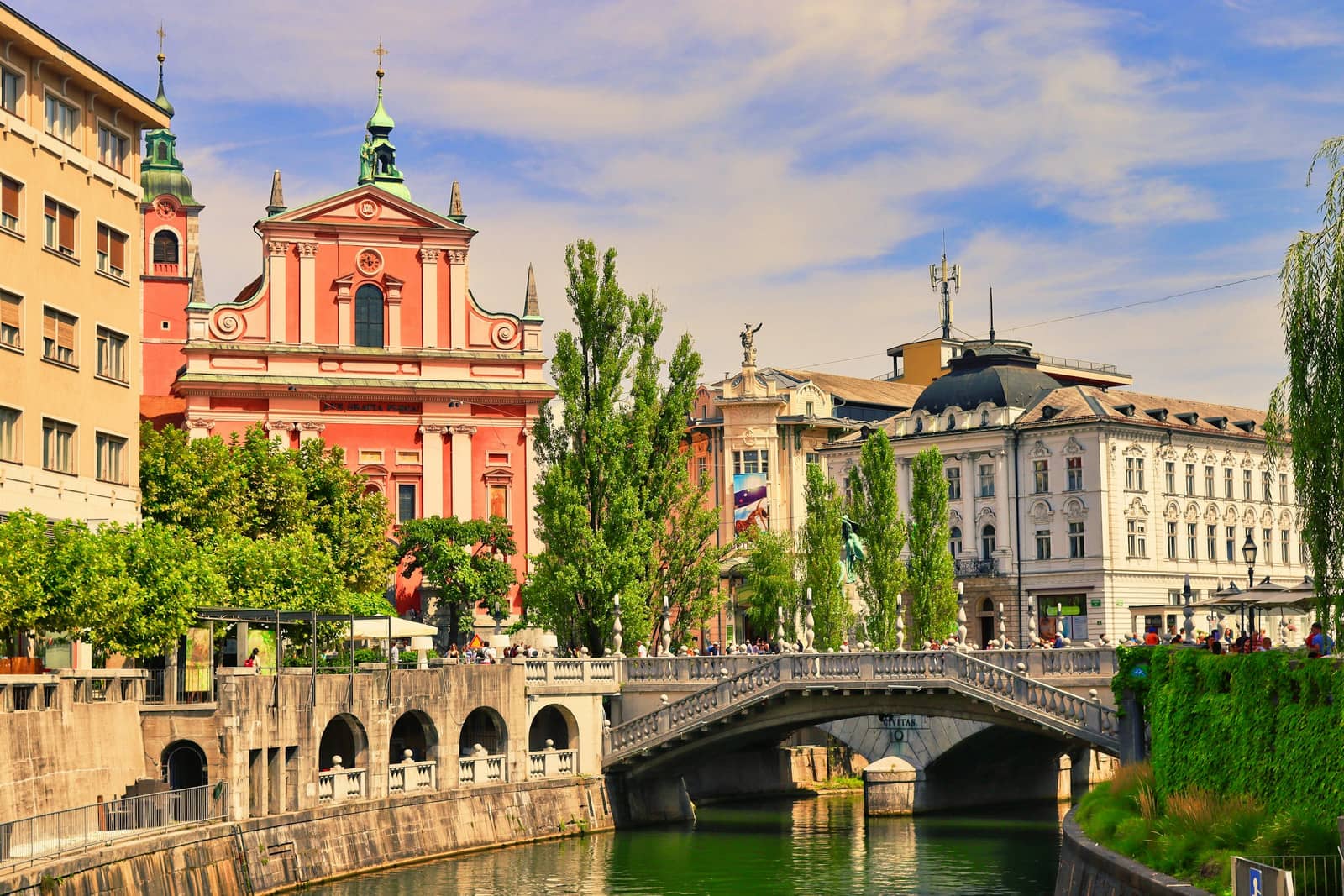 Tromostovje in Frančiškanska cerkev v Ljubljani